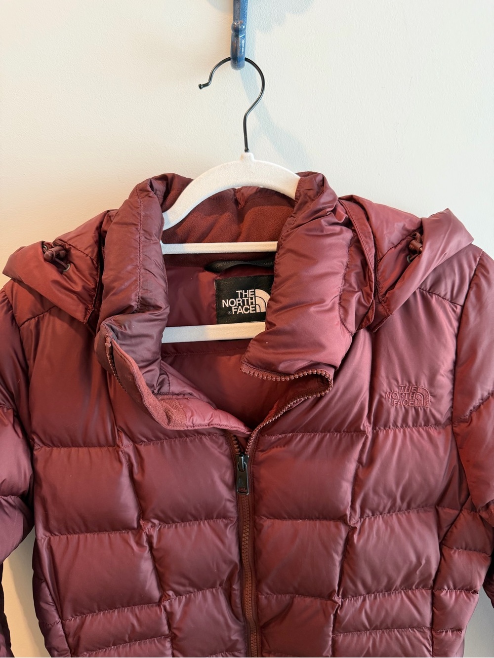 The North Face Long Puffer Jacket - Size M - Picture 8 of 8